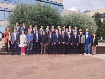 Executivos de cooperativas agro do ParanÃ¡ iniciam visita tÃ©cnica Ã  Espanha